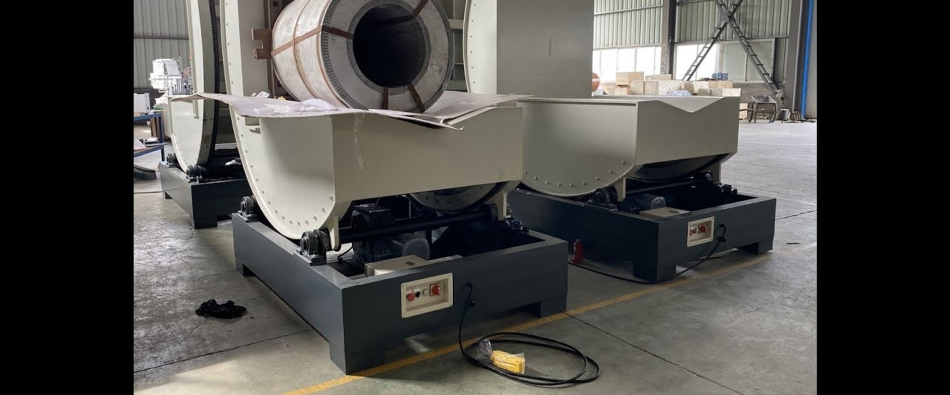 What Type of Power Source is Required for a Coil Upender?